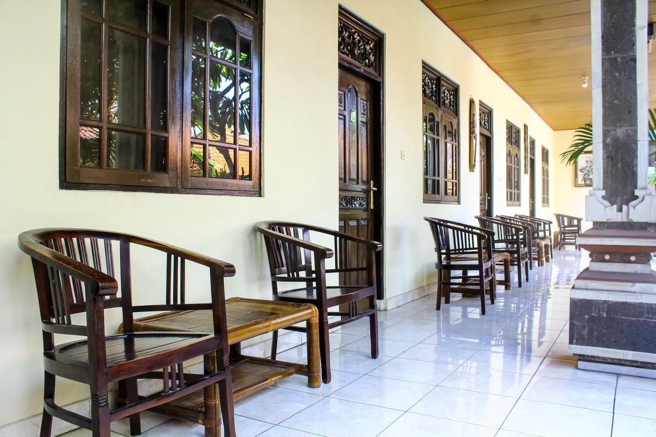 Lolo Beach Inn Легиан Экстерьер фото