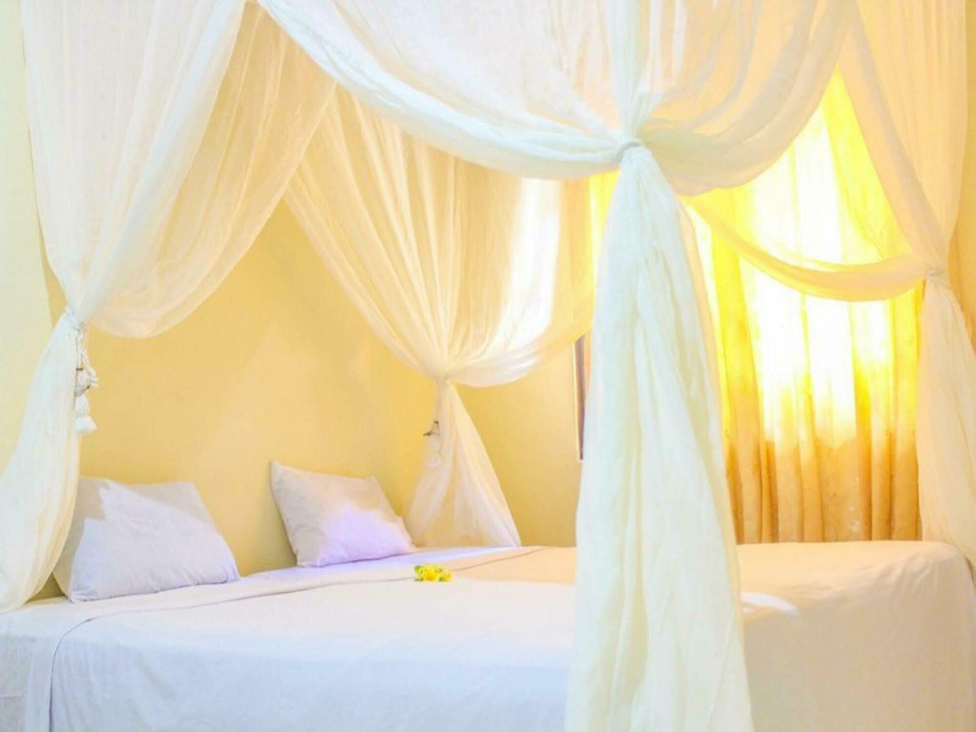 Lolo Beach Inn Легиан Экстерьер фото
